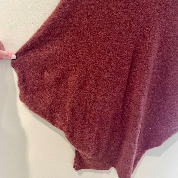 Subtle Luxury Tapered Dolman Top 100% Cashmere Excellent Condition SZ S/M - Picture 4 of 6
